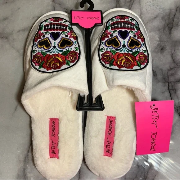 Betsey Johnson Betsiest Vibrant Sugar Skulls Slipper White - Picture 2 of 10